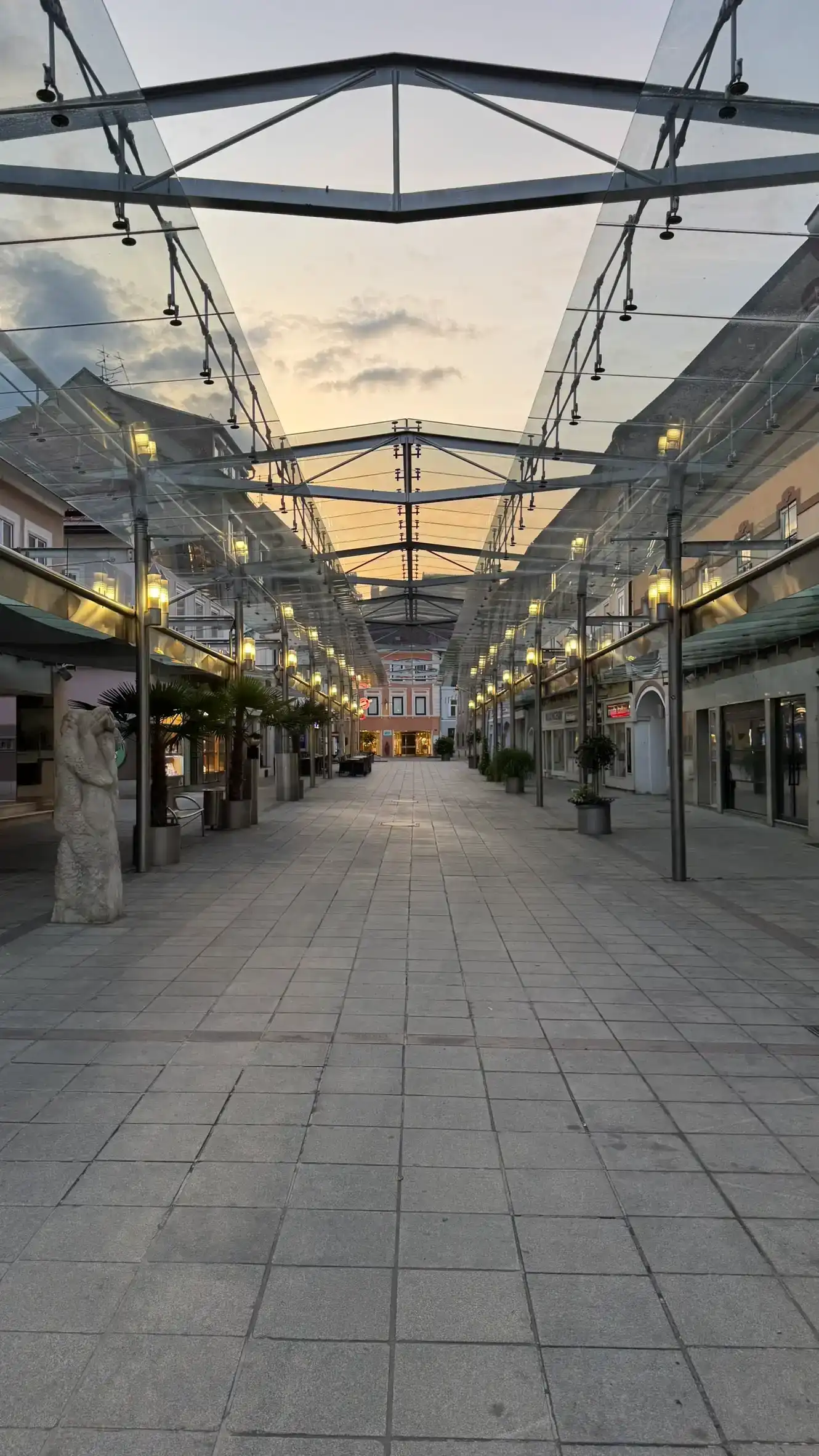 The square is named after Duke Bernhard of Spanheim.