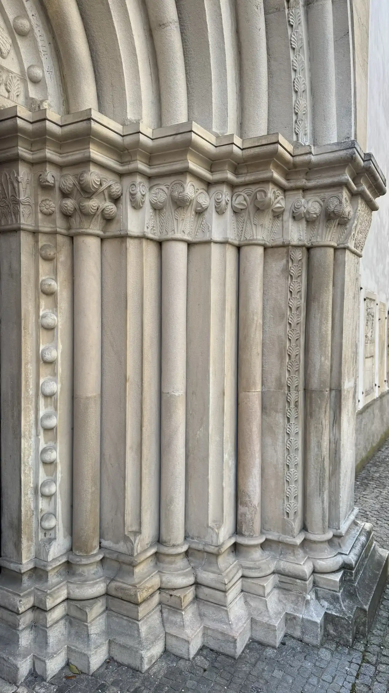 From bottom to top: jamb bases, jambs, jamb capitals