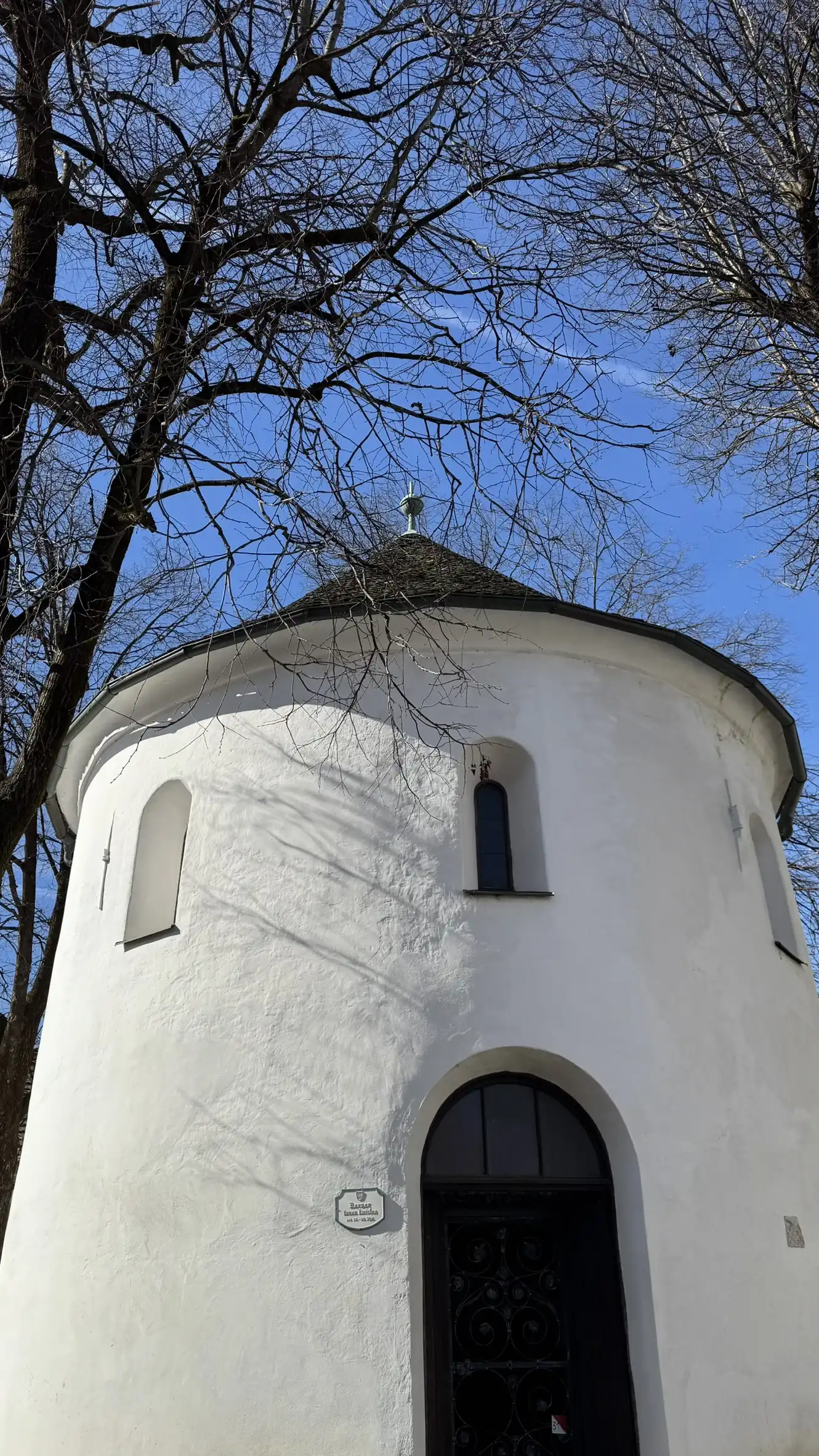 Circular, tower-like structure with a conical roof