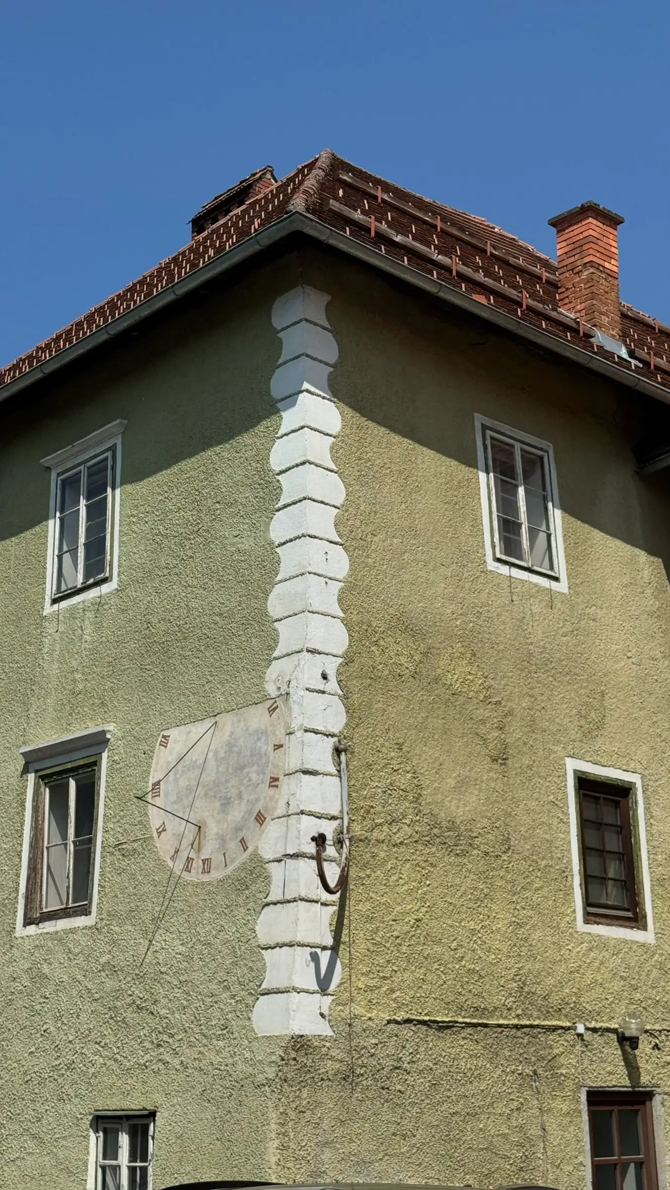 Corner of south and east facades with imitated quoins