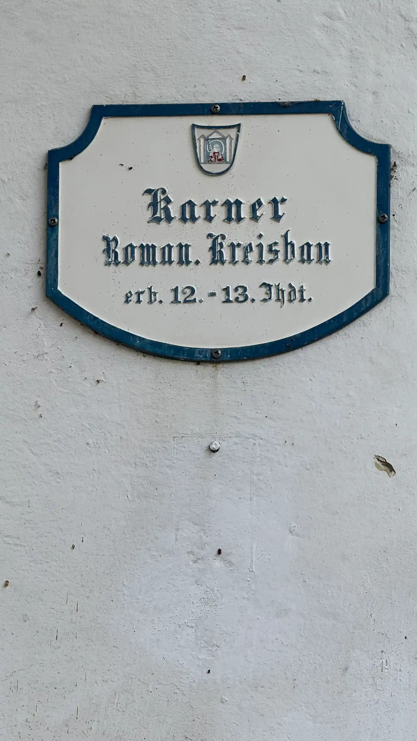 Tafel: Karner, romanischer Rundbau, erbaut im 12.–13. Jahrhundert