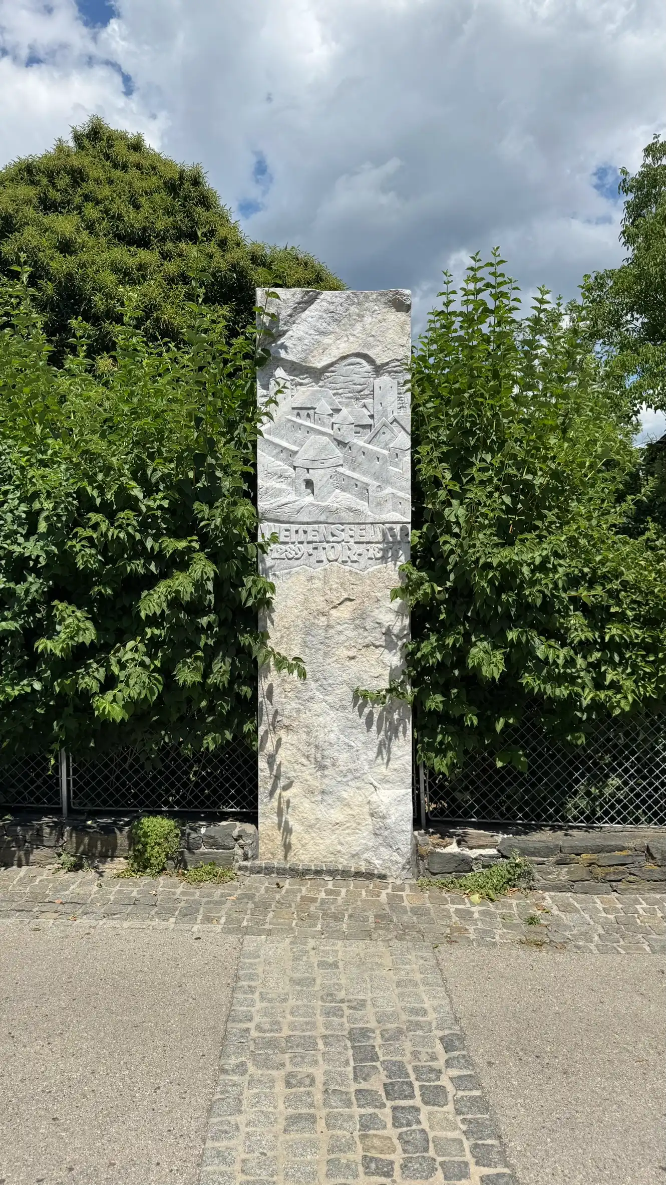 Stone slab at the location of the demolished "Weitensfelder Tor"