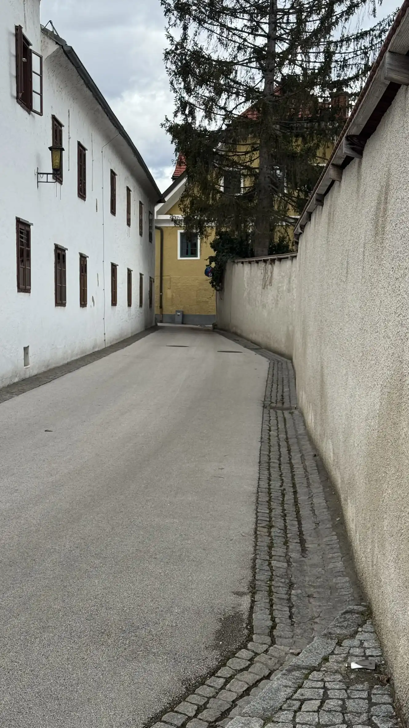 Südost-Fassade (links im Bild)