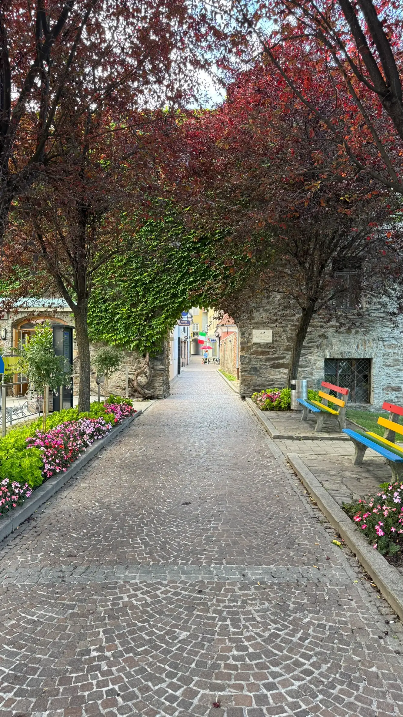 The Post-Tor, created in 1953, is an opening in the south-east town wall.