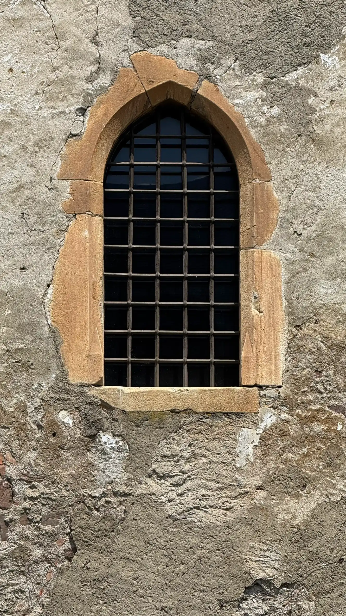 Centrally located window on the eastern wing