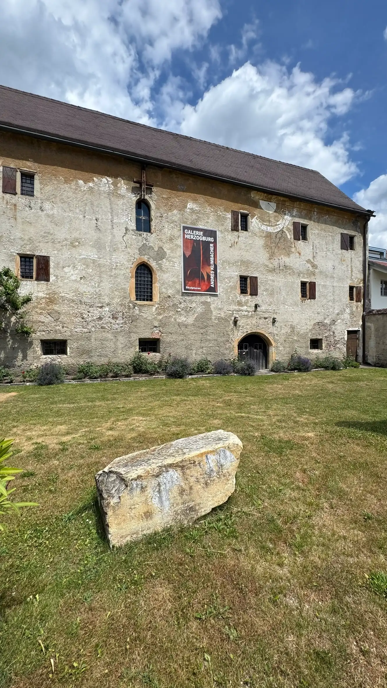 Eastern wing photographed from the courtyard