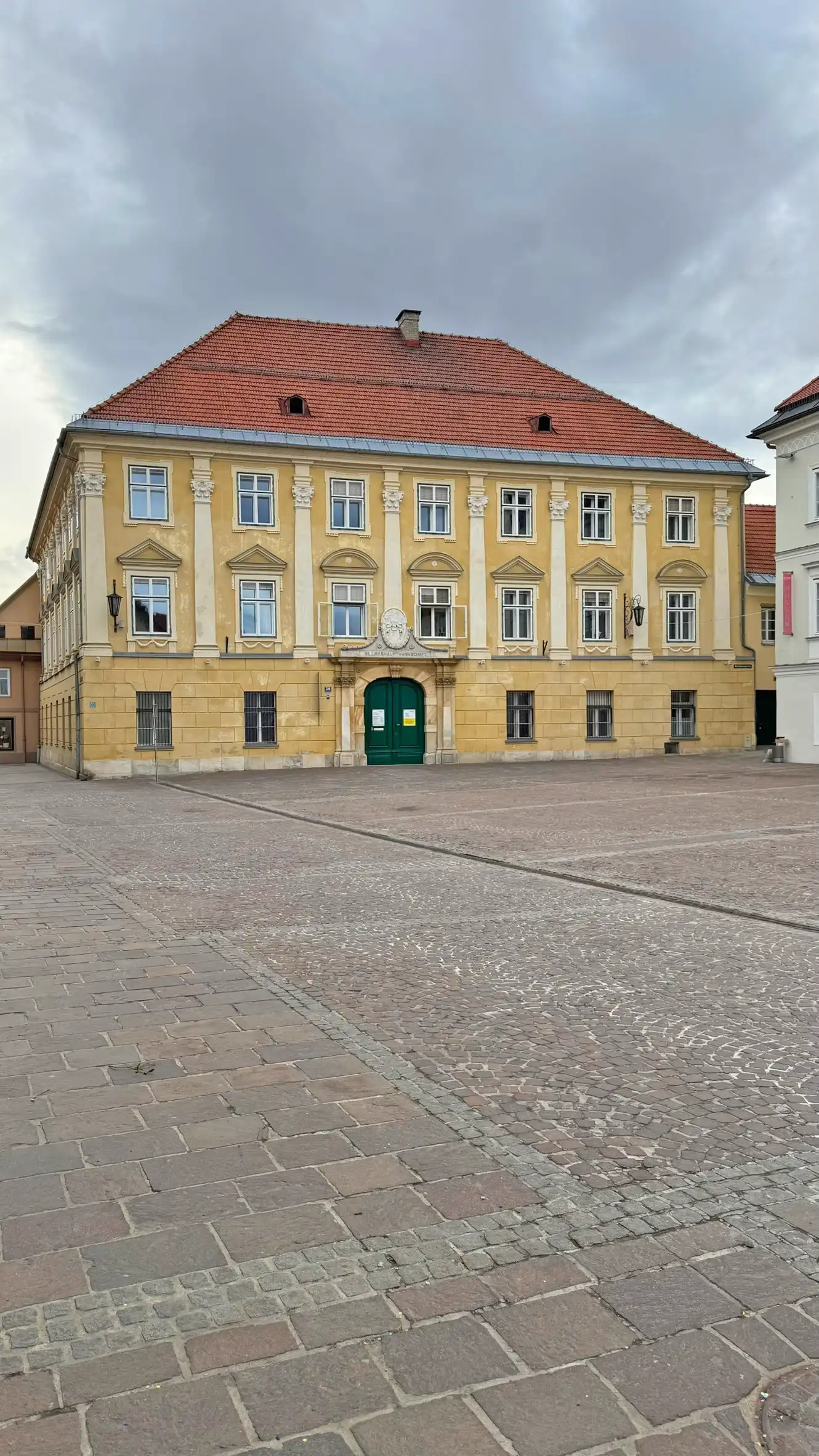 Palais Koller ist heute Sitz der Bezirkshauptmannschaft.