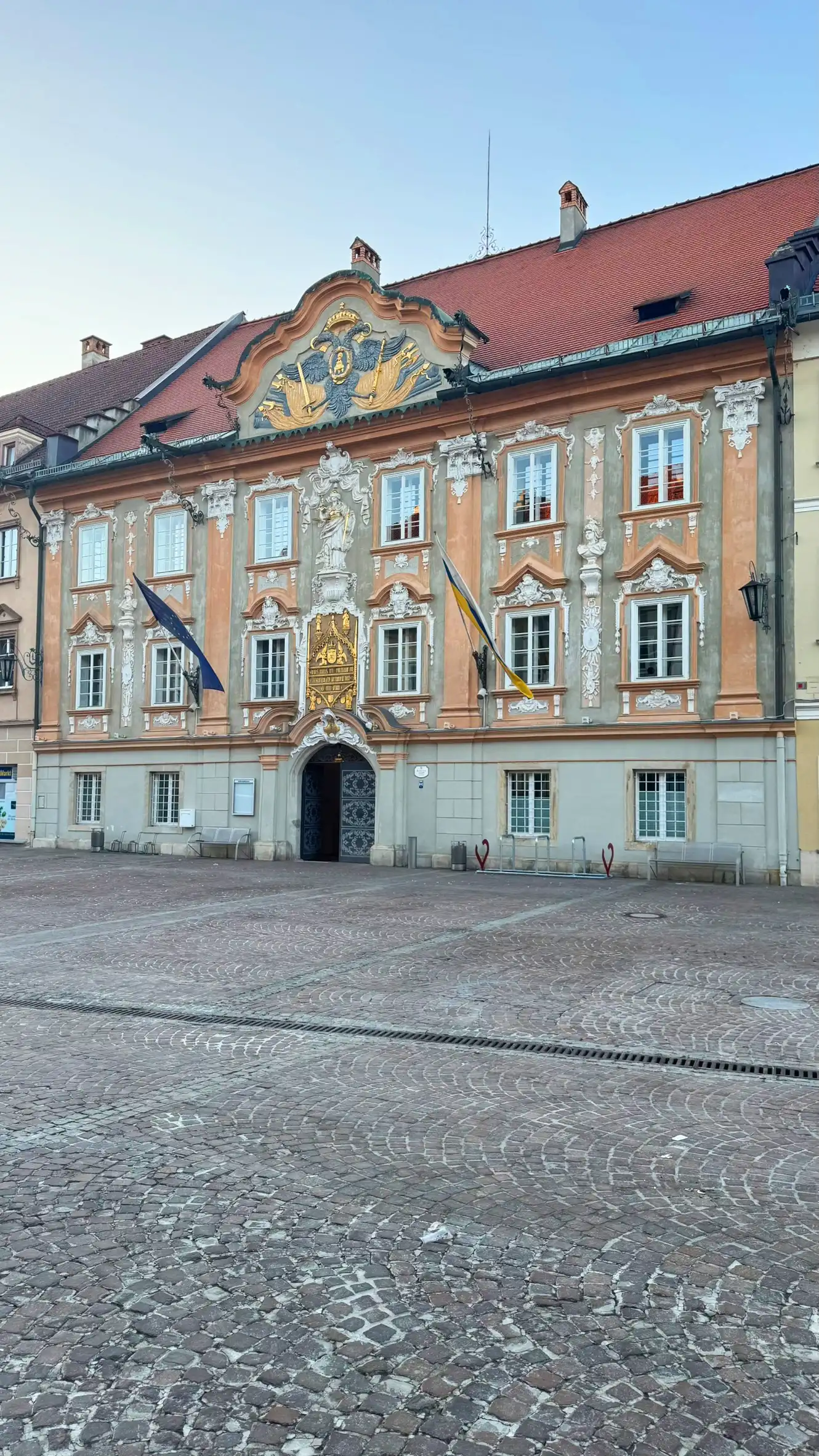 Town hall viewed from the right. The building features three storeys.
