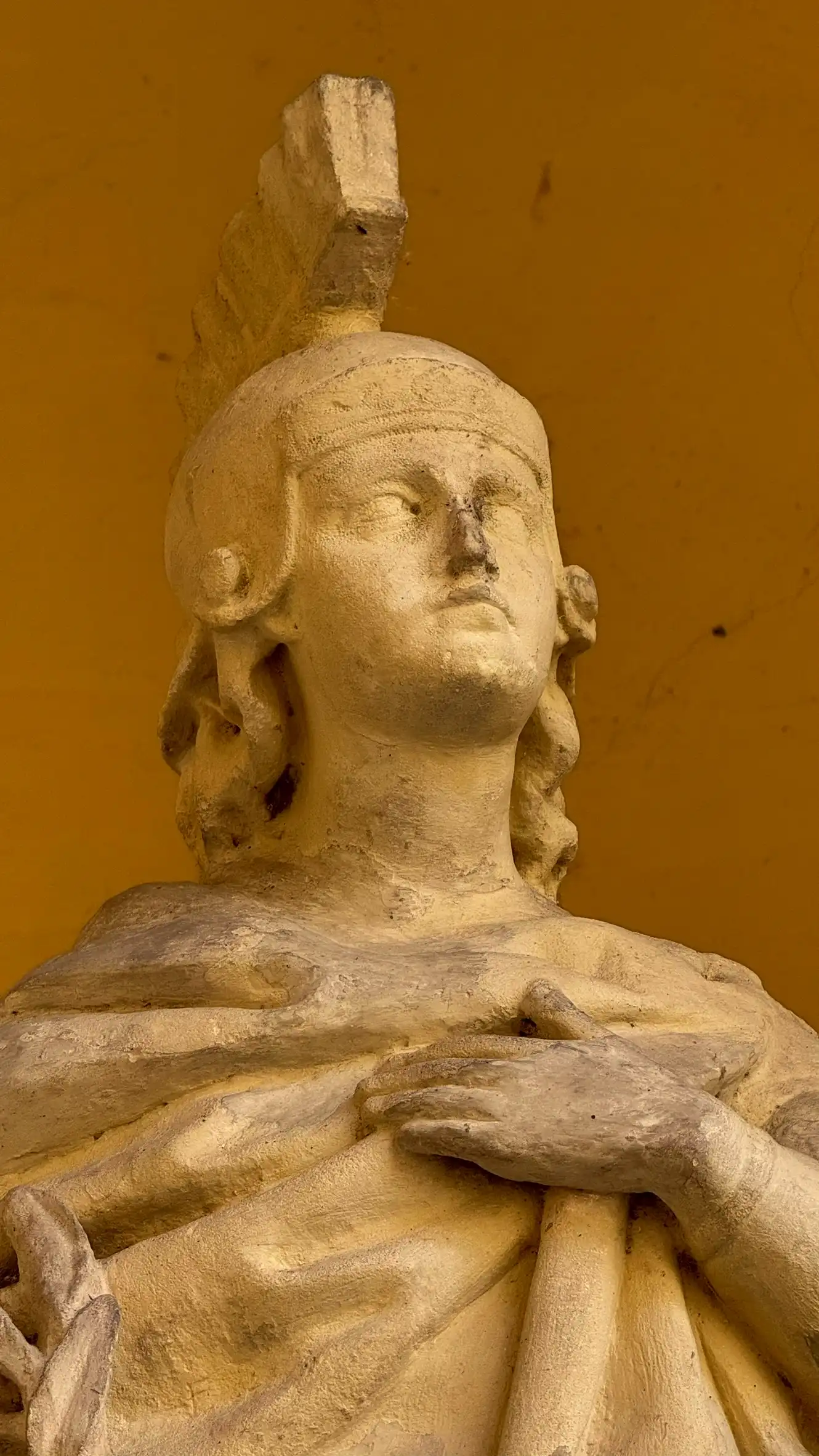 Detailaufnahme der oberen Hälfte der Statue