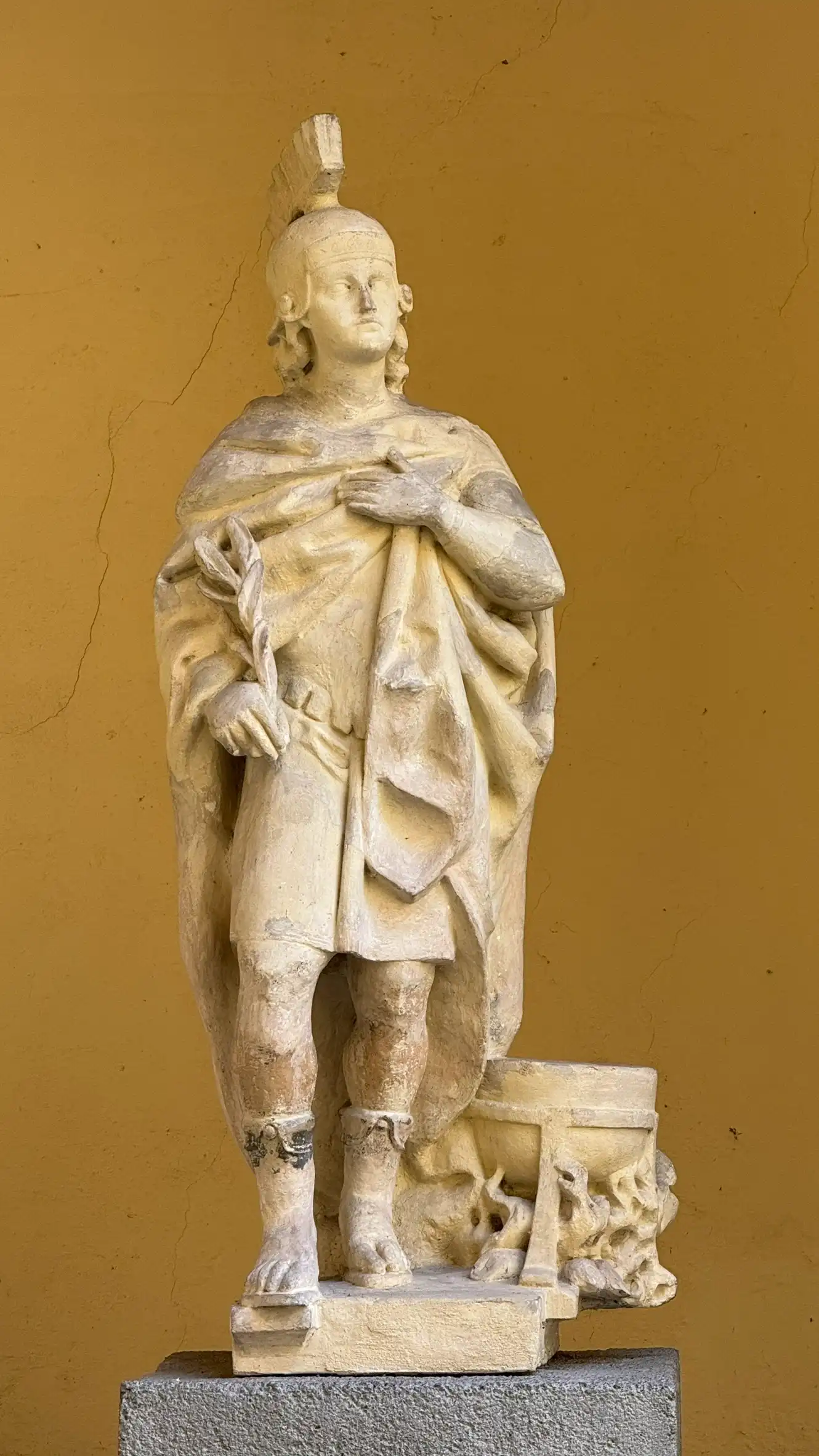 Steinerne Statue des Heiligen Florian