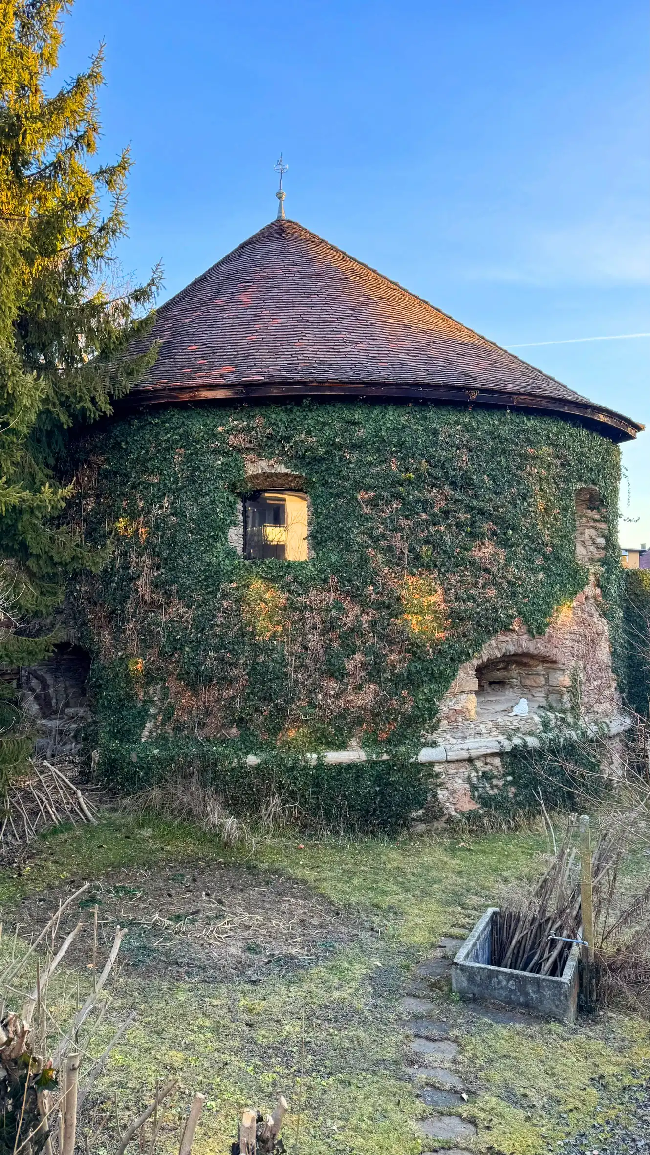 Der Bastionsturm wurde zur Unterbringung von feststehenden Geschützen errichtet.